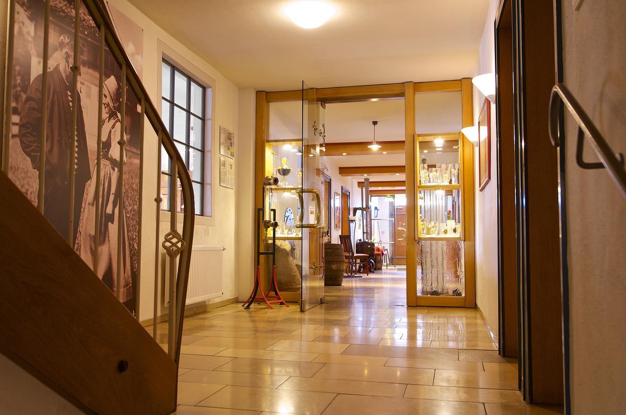 Braustueble Und Hotel Zur Post ヴァイラー・ジンマーベルク エクステリア 写真
