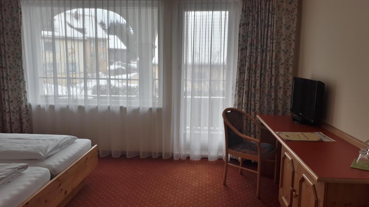 Braustueble Und Hotel Zur Post ヴァイラー・ジンマーベルク エクステリア 写真